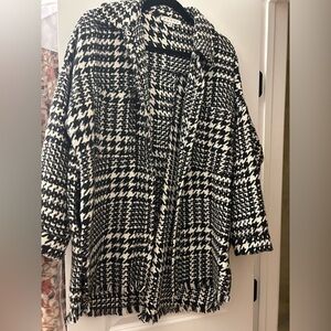 Sz Small Black and White Houndstooth Coat